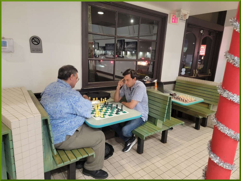 November 30th, 2022. Kailua Zippy's chess meetup. Photo provided by Jeremy.